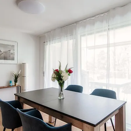Linda Terrace By Quokka 360 - Modern With Spacious Private Terrace * 로카르노