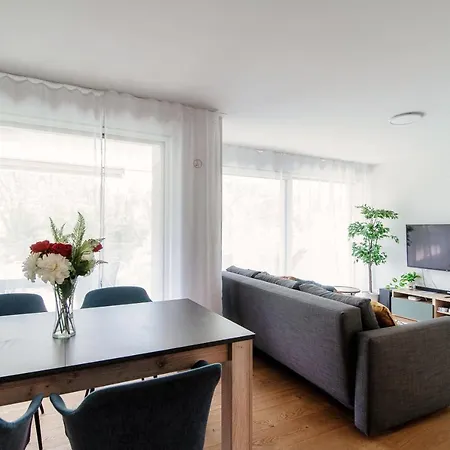 Linda Terrace By Quokka 360 - Modern One-bedroom Flat With Sun Terrace Apartment
