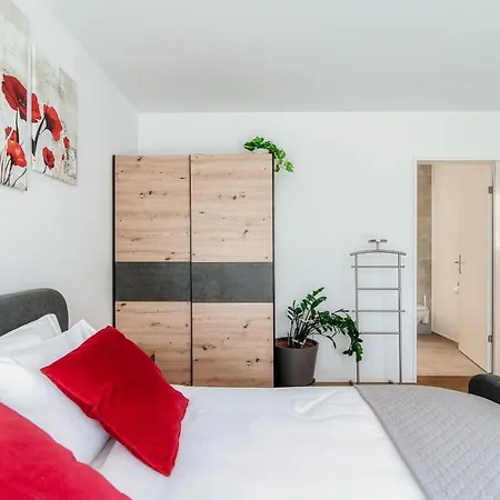 Linda Terrace By Quokka 360 - Modern One-bedroom Flat With Sun Terrace דירה